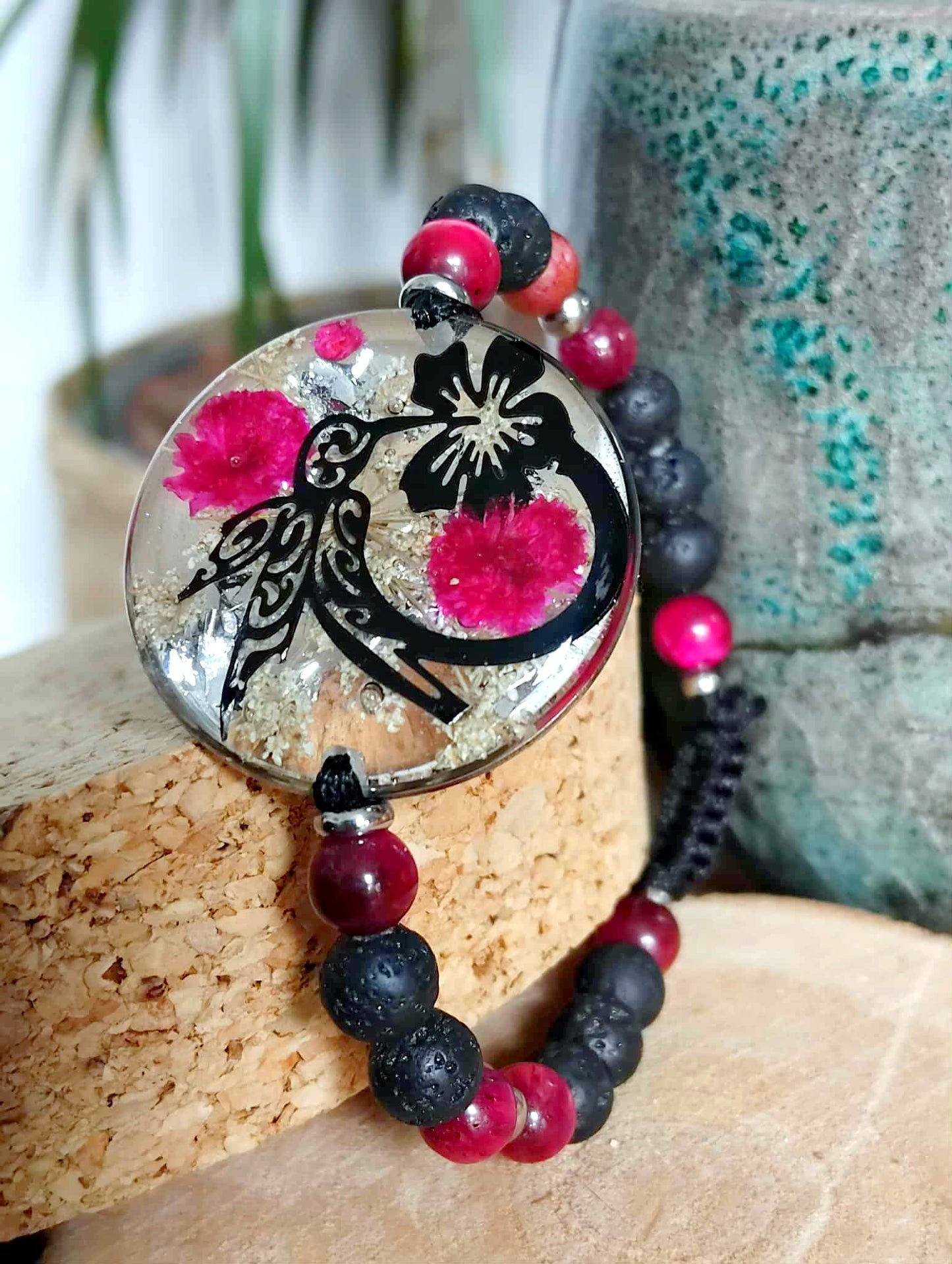Bracelet Colibri Fleur de carotte Gypsophile Oeil de tigre