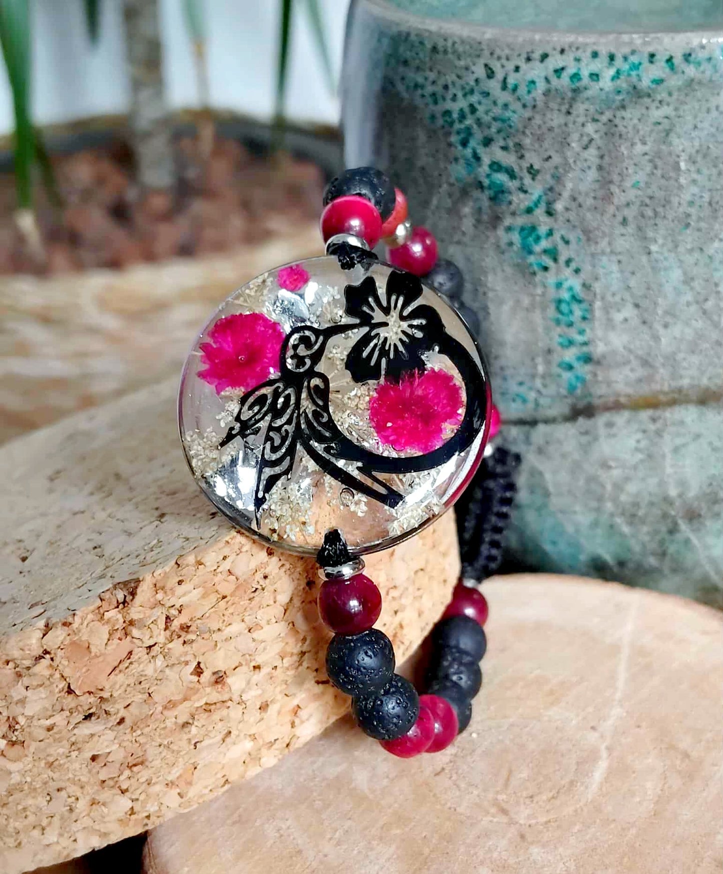 Bracelet Colibri Fleur de carotte Gypsophile Oeil de tigre