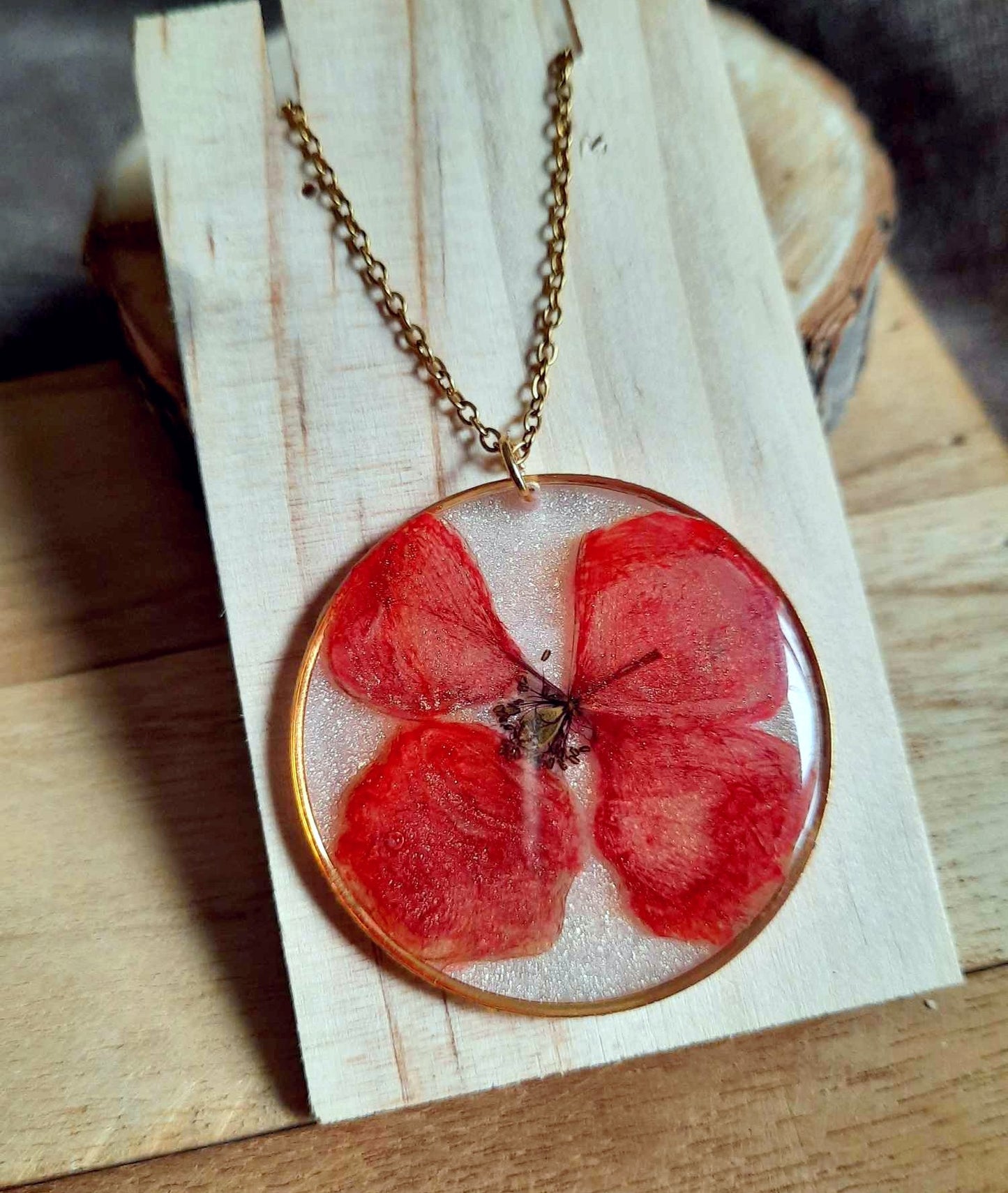 Collier, Coquelicot