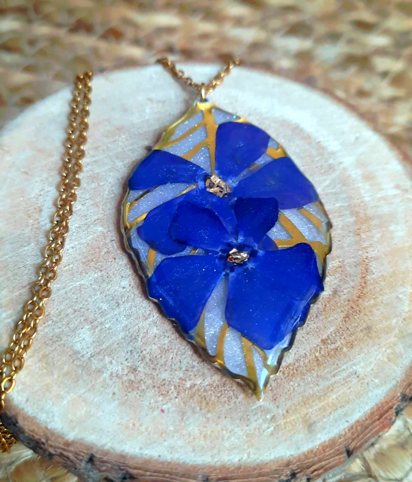 Collier, Pervenche