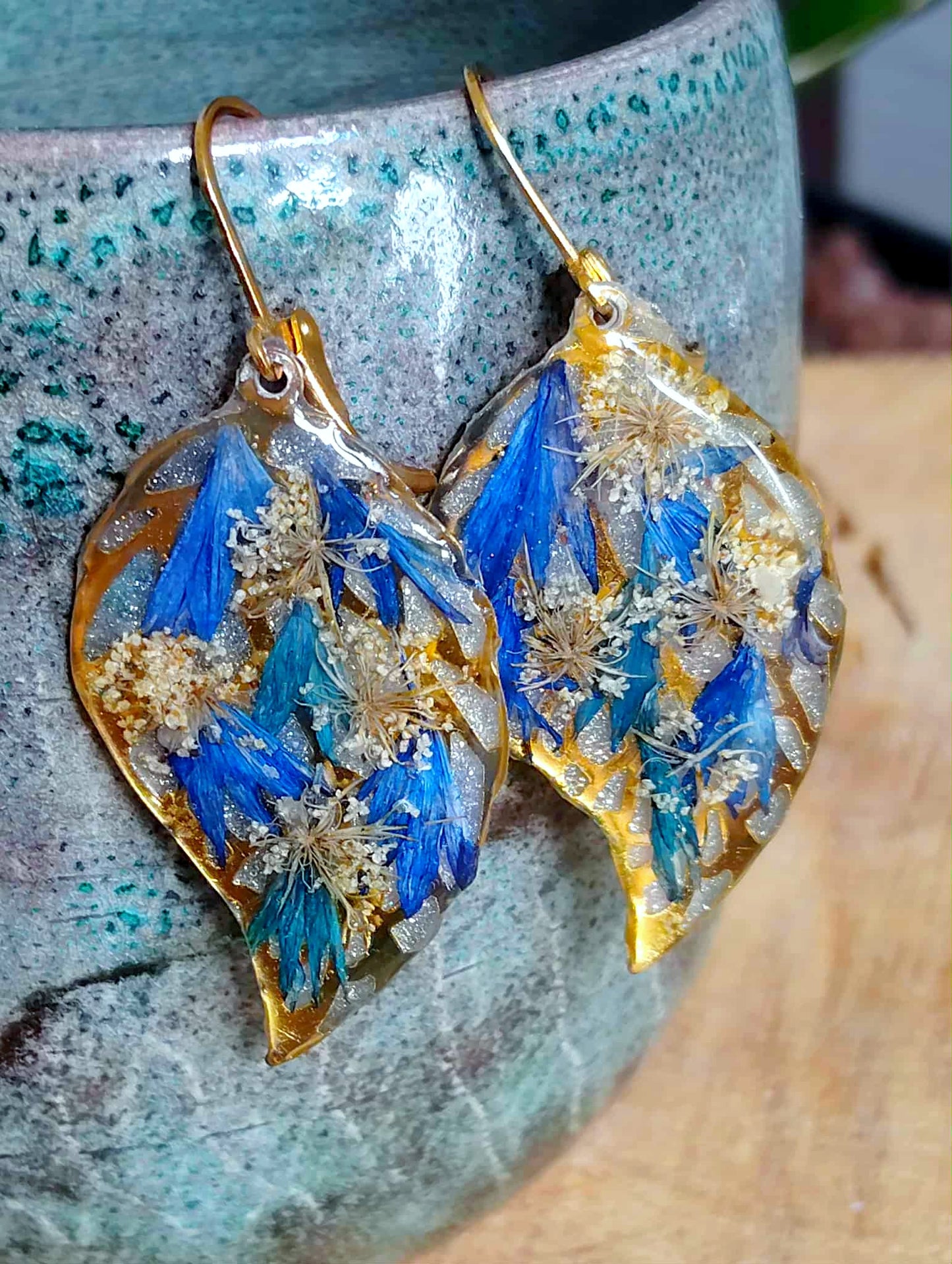 Boucles d'oreille Pétales bleuet et Fleur de carotte