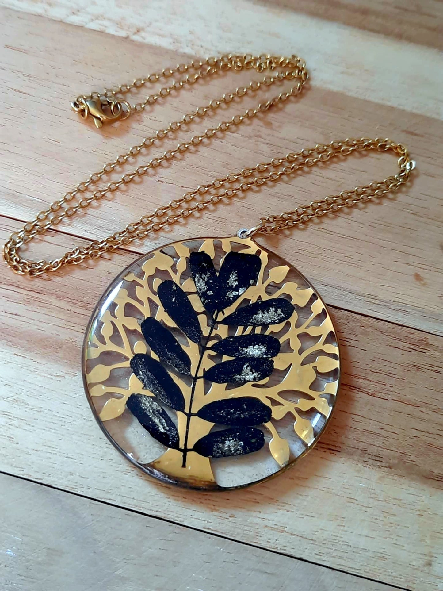 Collier, Arbre de vie, Feuille d'indigotier