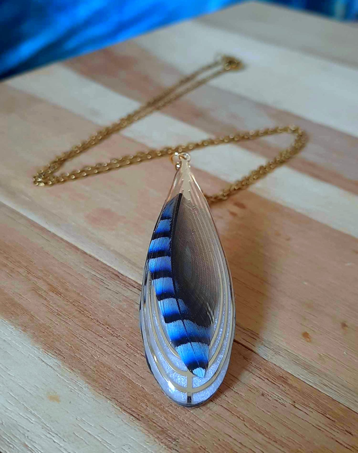 Collier, Plume de geai