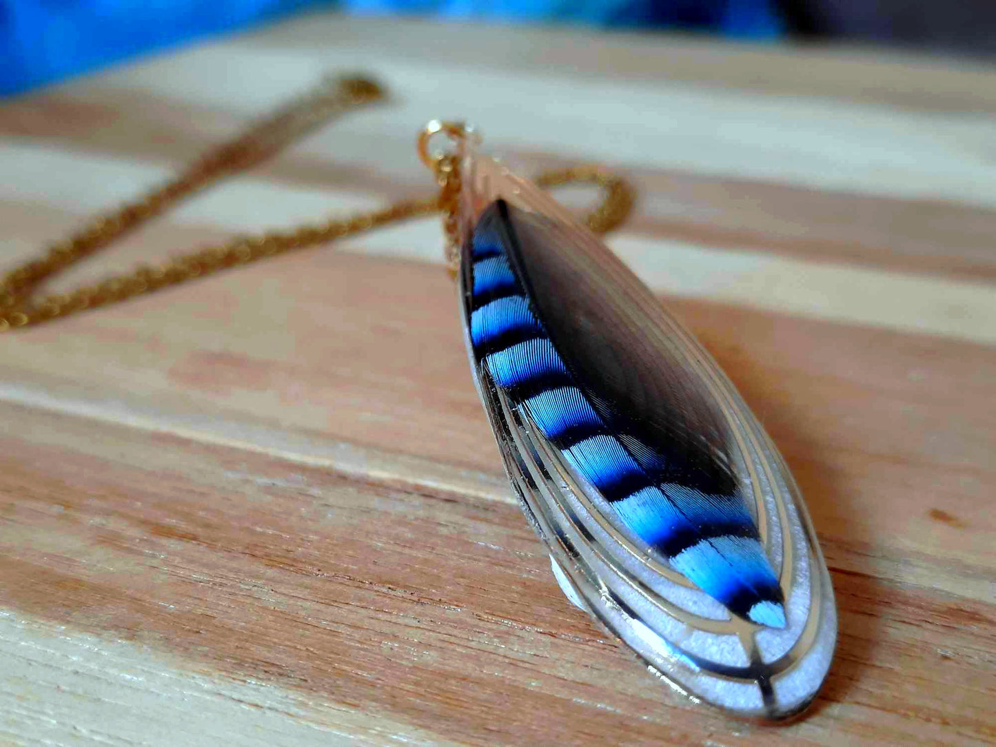 Collier, Plume de geai