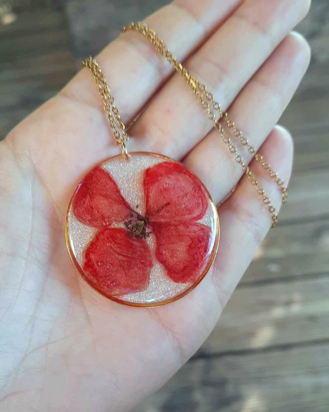 Collier, Coquelicot