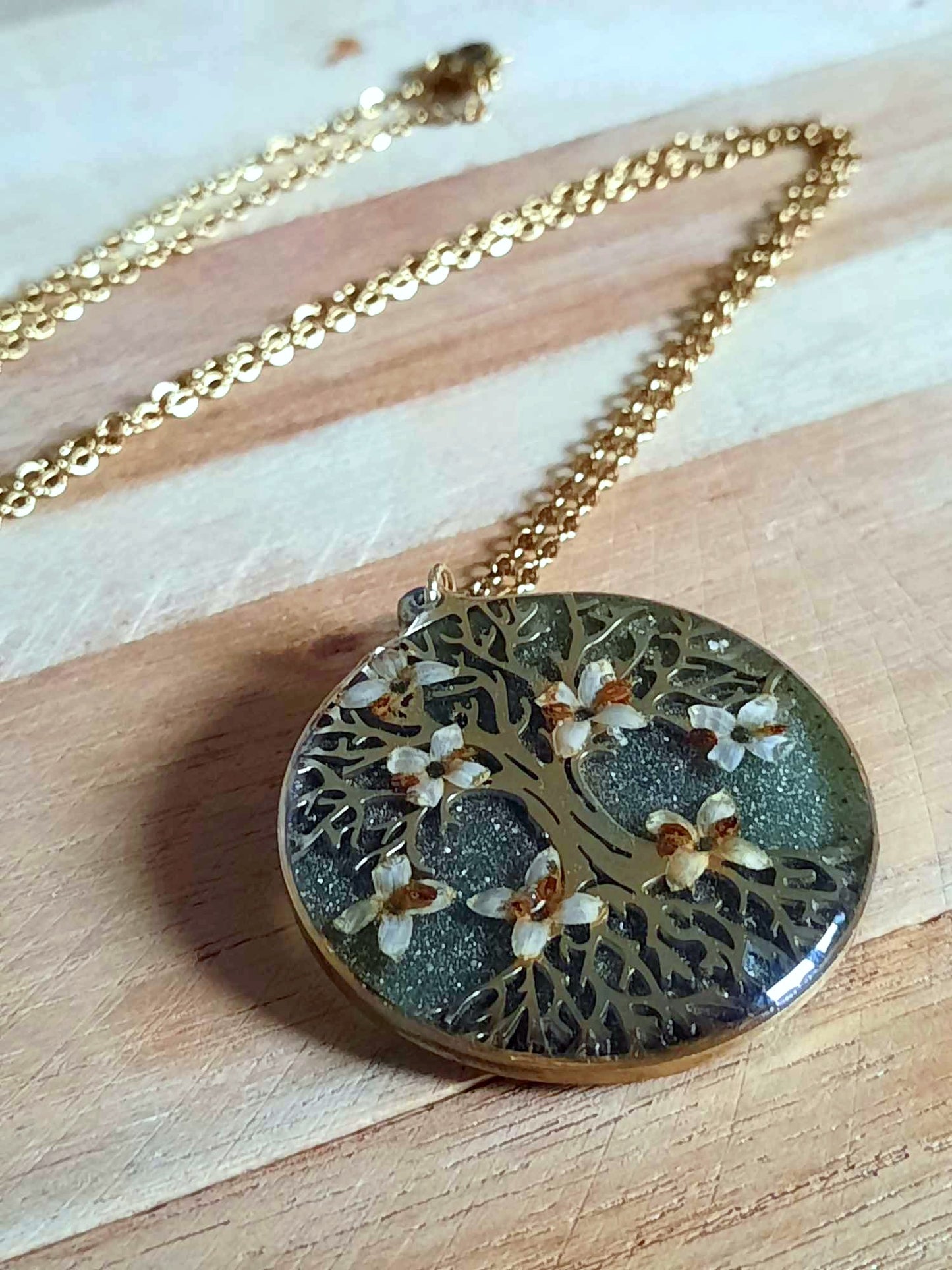 Collier, Arbre de vie, Fleur d'olivier