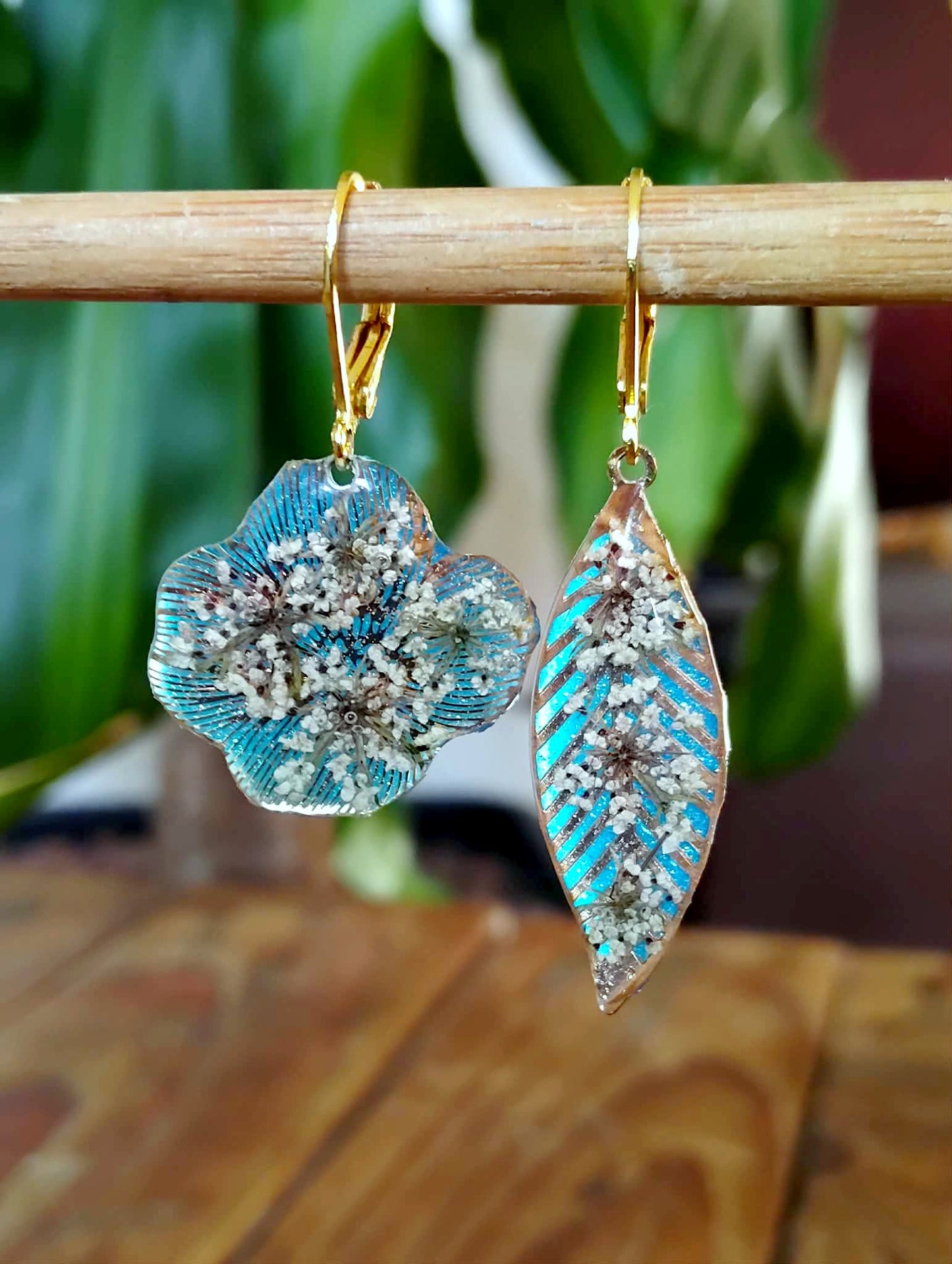 Boucles d'oreille Asymétrique Fleur de carotte