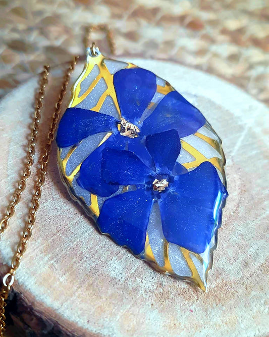 Collier, Pervenche
