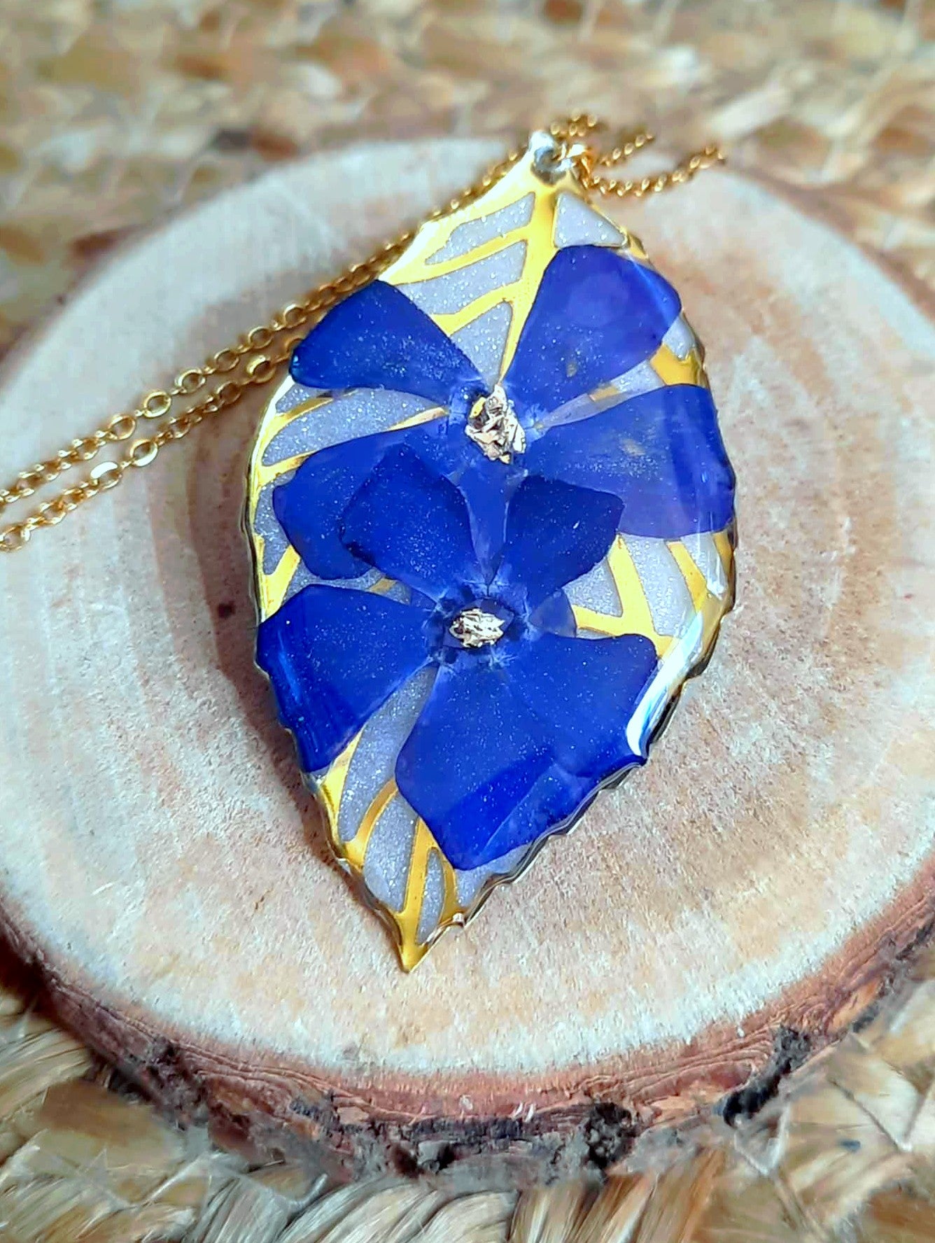 Collier, Pervenche