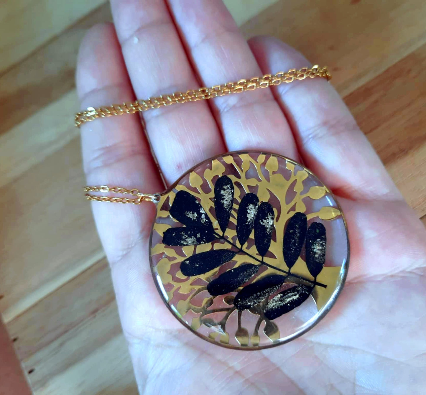 Collier, Arbre de vie, Feuille d'indigotier