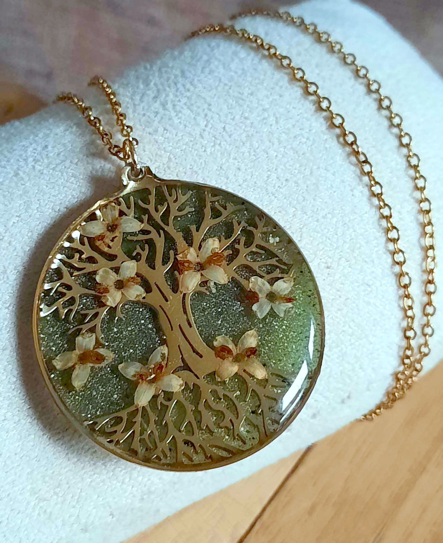 Collier, Arbre de vie, Fleur d'olivier