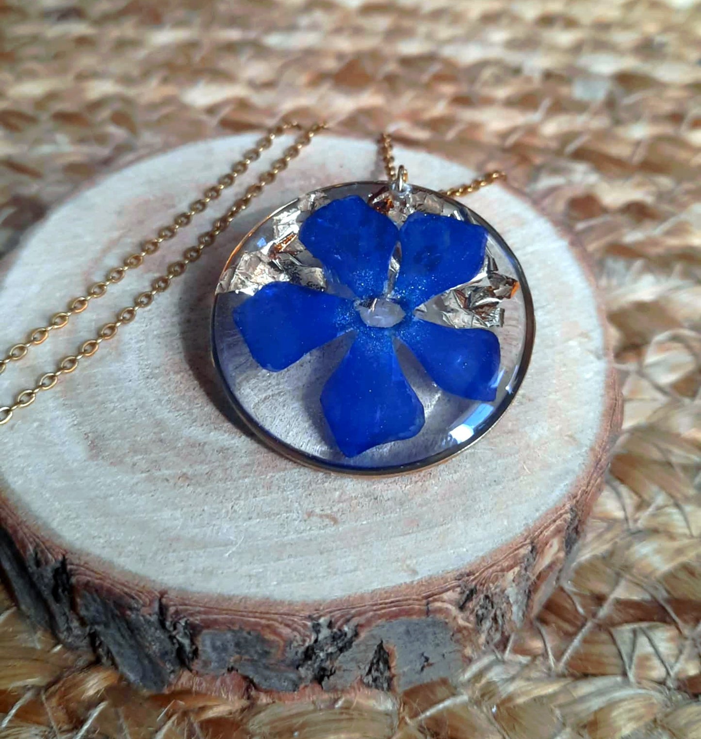 Collier, Pervenche